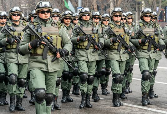 Армия вышла на улицы Ташкента